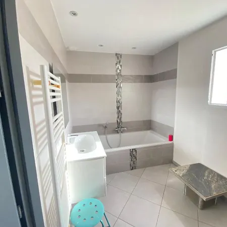 Séjour chez l'habitant Douillette, Calme, Lit Queen Size Wifi *