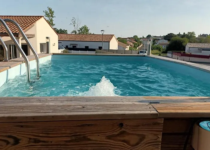 Douillette, Calme, Lit Queen Size Wifi *