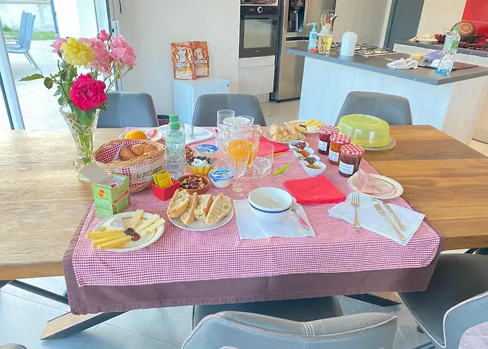 Douillette, Calme, Lit Queen Size Wifi